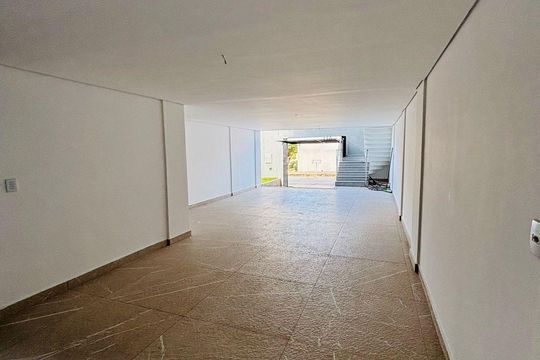 Casa à venda com 3 quartos, 170m² em Cabral, Contagem