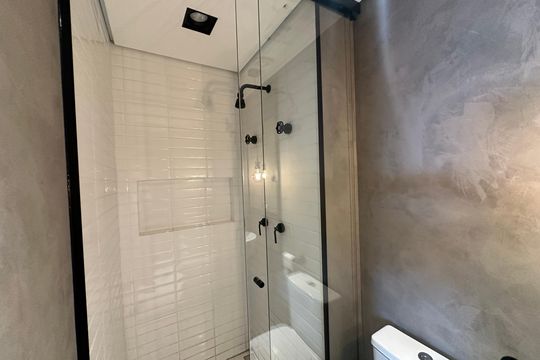 Banheiro Social de apartamento para alugar com 1 quarto, 67m² em Melville Empresarial I E Ii, Barueri