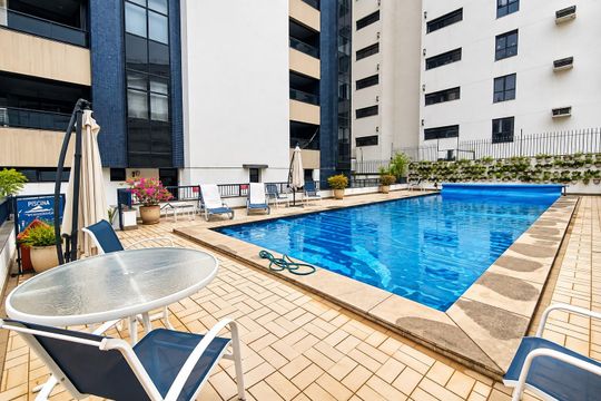 Piscina de apartamento à venda com 2 quartos, 66m² em Bela Vista, São Paulo