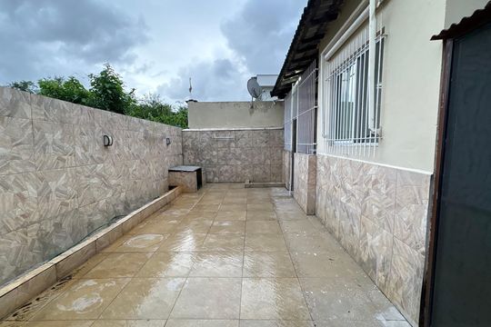 Área externa de casa para alugar com 2 quartos, 270m² em Vargem Grande, Rio de Janeiro