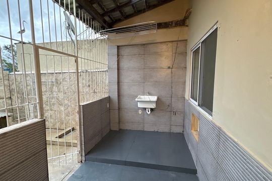 Área de serviço de casa para alugar com 2 quartos, 270m² em Vargem Grande, Rio de Janeiro