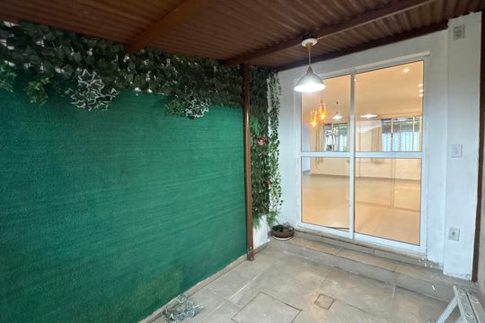 Área externa de casa para alugar com 2 quartos, 270m² em Vargem Grande, Rio de Janeiro