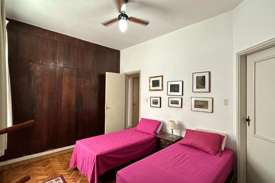 Quarto 1 de apartamento à venda com 4 quartos, 180m² em Copacabana, Rio de Janeiro