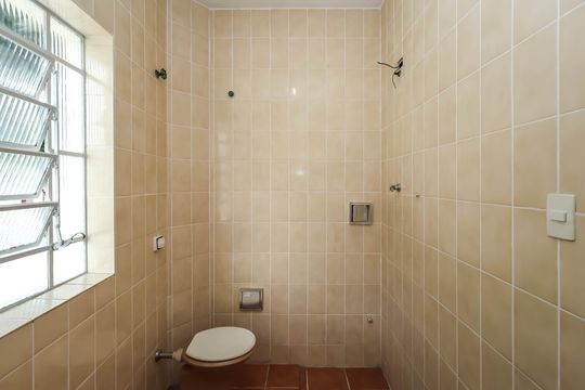 Banheiro 1 de casa para alugar com 3 quartos, 100m² em Cambuci, São Paulo