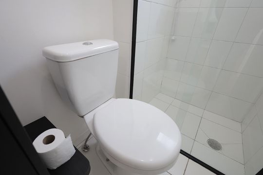 Banheiro de apartamento à venda com 2 quartos, 42m² em Santa Maria, Santo André