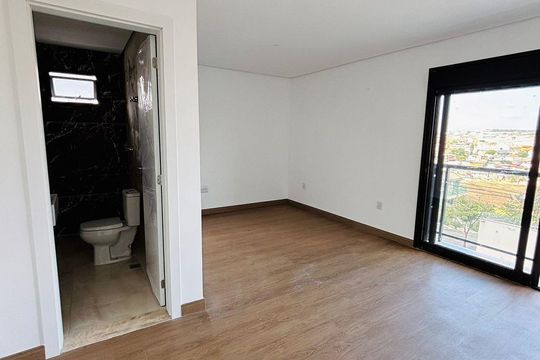 Casa à venda com 3 quartos, 170m² em Cabral, Contagem