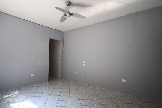 Sala de casa à venda com 4 quartos, 151m² em Jaguaribe, Osasco