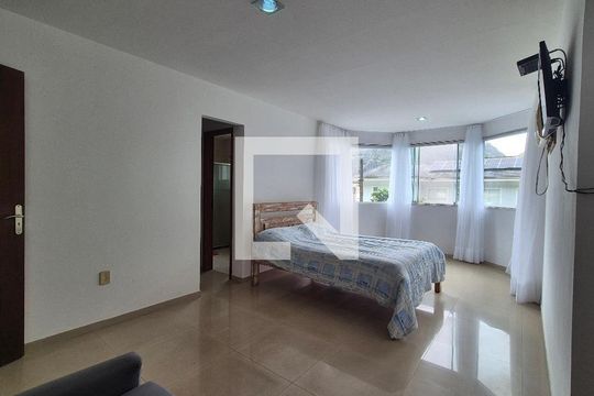 Casa à venda com 4 quartos, 250m² em Vargem Pequena, Rio de Janeiro