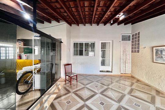 Garagem de casa à venda com 6 quartos, 200m² em Parque Taquaral, Campinas
