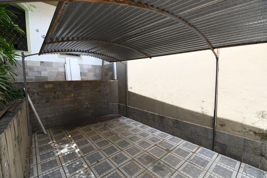 Garagem de casa à venda com 6 quartos, 325m² em Conjunto Habitacional Vila Santana (sousas), Campinas