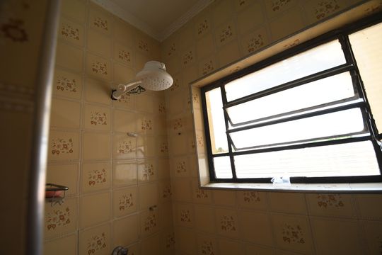 Banheiro 2 - Casa 2 de casa à venda com 6 quartos, 325m² em Conjunto Habitacional Vila Santana (sousas), Campinas
