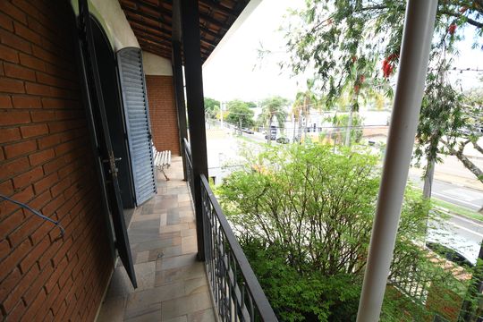 Sala 2 Sacada - Casa 2  de casa à venda com 6 quartos, 325m² em Conjunto Habitacional Vila Santana (sousas), Campinas