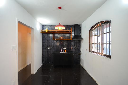 Cozinha de casa para alugar com 4 quartos, 210m² em Vila Carbone, São Paulo