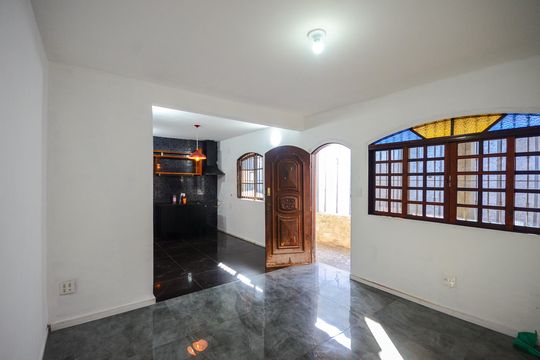Sala de casa para alugar com 4 quartos, 210m² em Vila Carbone, São Paulo