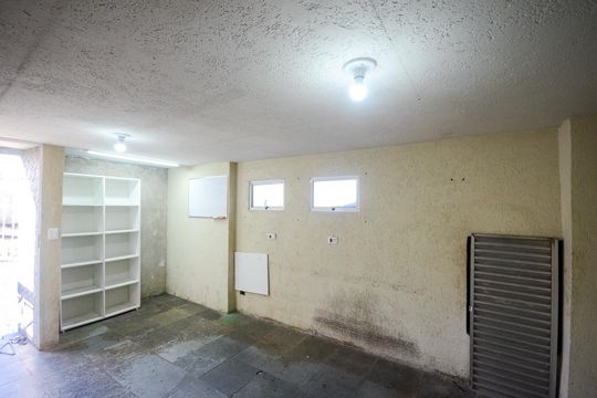 Quarto de serviço  de casa para alugar com 4 quartos, 210m² em Vila Carbone, São Paulo