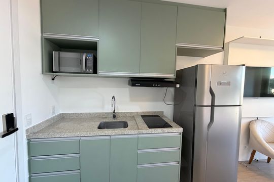 Cozinha de kitnet/studio à venda com 1 quarto, 24m² em Campo Belo, São Paulo