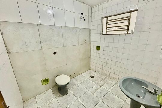 Banheiro  de casa para alugar com 3 quartos, 165m² em Parque Boturussu, São Paulo