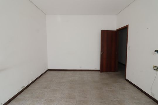 Sala de casa à venda com 7 quartos, 251m² em Km 18, Osasco
