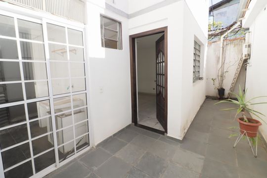 Área de Serviço 2 de casa à venda com 7 quartos, 251m² em Km 18, Osasco