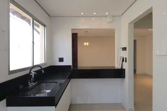 Cozinha de casa de condomínio para alugar com 3 quartos, 120m² em Santa Branca, Belo Horizonte