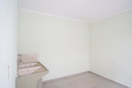 Área de serviço de casa para alugar com 2 quartos, 189m² em Vila Antonieta, São Bernardo do Campo