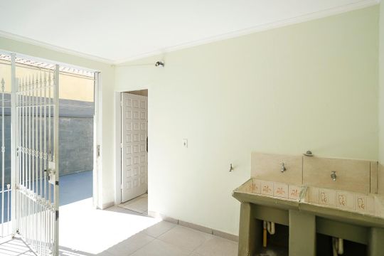 Área de Serviço de casa para alugar com 2 quartos, 189m² em Vila Antonieta, São Bernardo do Campo