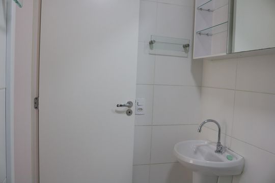 Banheiro de apartamento à venda com 1 quarto, 29m² em Vila Romana, São Paulo