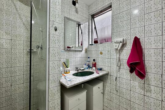 Banheiro de apartamento à venda com 2 quartos, 60m² em Cidade Monções, São Paulo