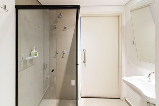 Banheiro de kitnet/studio à venda com 1 quarto, 25m² em Perdizes, São Paulo
