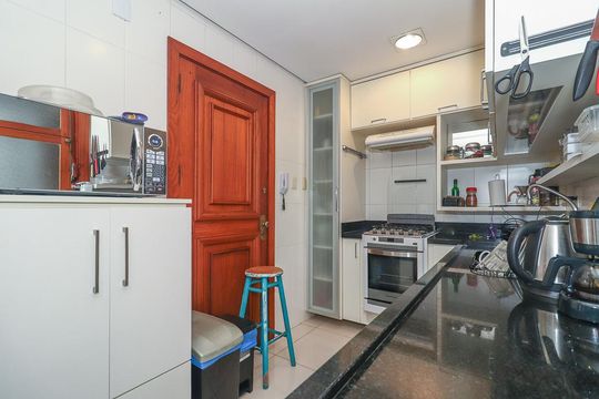 Cozinha de apartamento à venda com 2 quartos, 211m² em Moinhos de Vento, Porto Alegre