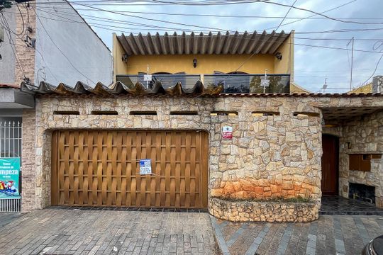 Fachada + plaquinha de casa à venda com 3 quartos, 243m² em Nova Gerti, São Caetano do Sul