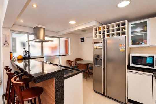 Cozinha de apartamento para alugar com 2 quartos, 81m² em Petrópolis, Porto Alegre