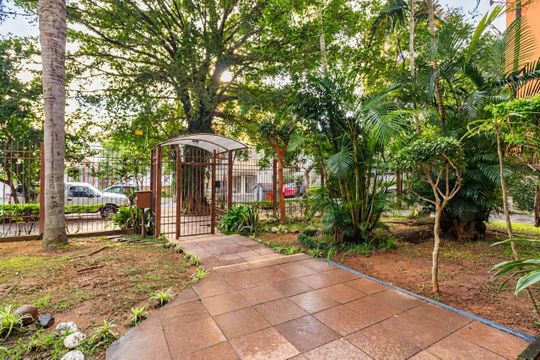 Área externa de apartamento para alugar com 2 quartos, 81m² em Petrópolis, Porto Alegre