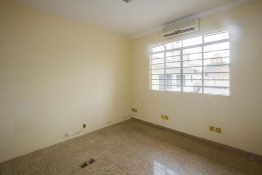 Casa à venda com 8 quartos, 439m² em Vila Congonhas, São Paulo