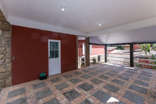 Garagem de casa de condomínio à venda com 4 quartos, 1200m² em Vila Del Rey, Nova Lima