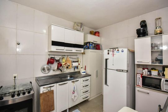 Cozinha de casa de condomínio à venda com 2 quartos, 150m² em Jardim Monte Kemel, São Paulo