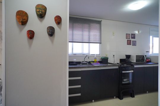 Cozinha de apartamento à venda com 1 quarto, 47m² em Vila Ipiranga, Porto Alegre