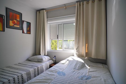 Quarto de apartamento à venda com 1 quarto, 47m² em Vila Ipiranga, Porto Alegre