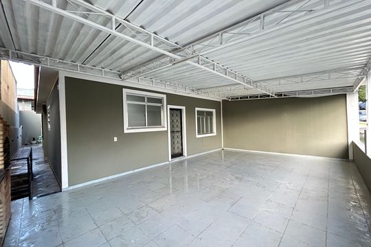 Área comum de casa à venda com 3 quartos, 200m² em Praça Seca, Rio de Janeiro