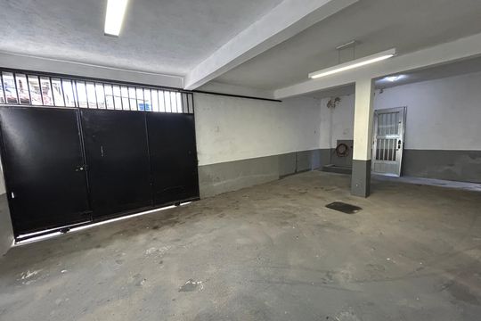 Garagem de casa à venda com 3 quartos, 200m² em Praça Seca, Rio de Janeiro