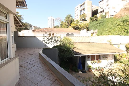 Varanda de casa à venda com 4 quartos, 268m² em Santa Lúcia, Belo Horizonte