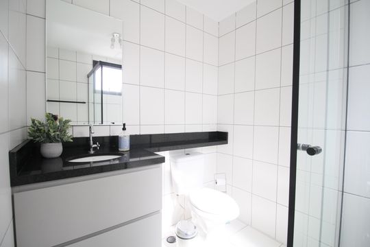 Banheiro de kitnet/studio para alugar com 1 quarto, 28m² em Jardim Panorama, São Paulo
