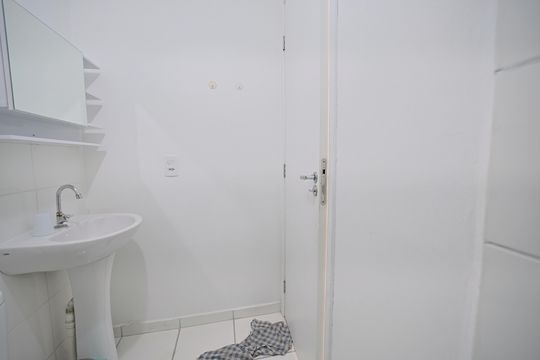 Banheiro de apartamento à venda com 2 quartos, 35m² em Vila Ré, São Paulo