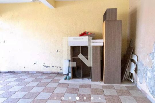 Garagem de casa à venda com 4 quartos, 172m² em Jardim Santa Cecilia, Guarulhos