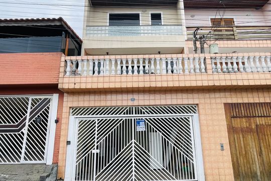 Fachada de casa à venda com 4 quartos, 172m² em Jardim Santa Cecilia, Guarulhos
