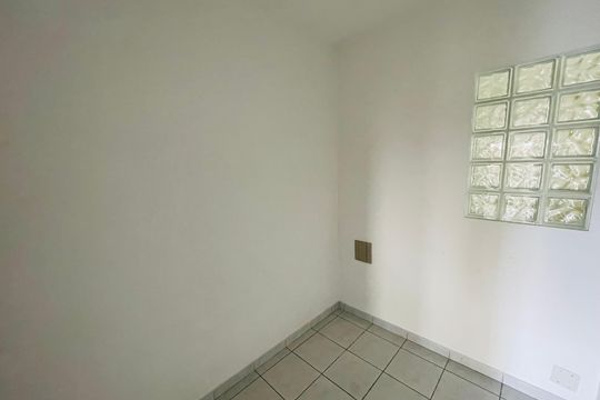 Closet Suíte de casa à venda com 4 quartos, 172m² em Jardim Santa Cecilia, Guarulhos