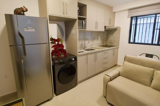 Cozinha de apartamento para alugar com 1 quarto, 30m² em Centro, Curitiba