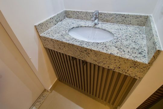 Lavabo de apartamento para alugar com 1 quarto, 30m² em Centro, Curitiba