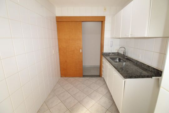 Cozinha de apartamento para alugar com 3 quartos, 96m² em Parque Residencial Aquarius, São José dos Campos