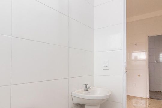Banheiro de apartamento para alugar com 2 quartos, 42m² em Vila Ré, São Paulo